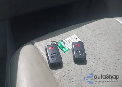 2014 Toyota Prius Three z USA, uszkodzony, nr VIN JTDKN3DU3E1757260